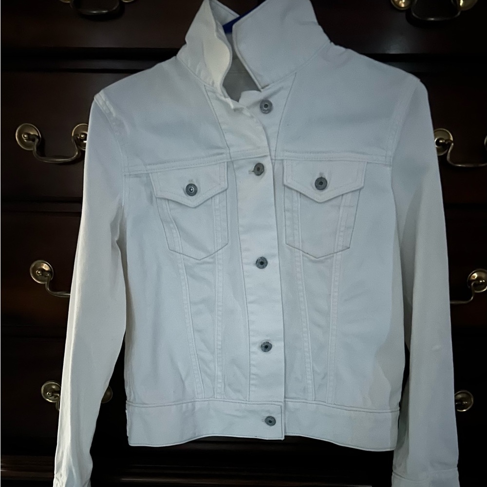 GAP WHITE DENIM JACKET